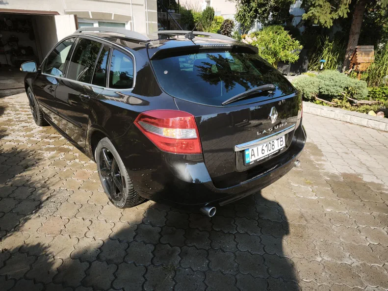 Renault Laguna 2010 - 11