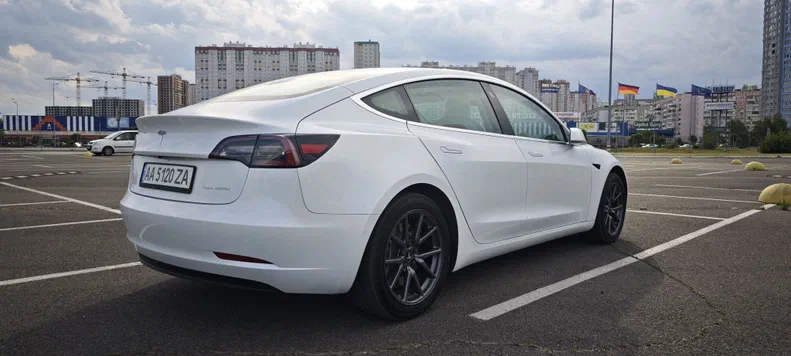 Tesla Model 3 2020