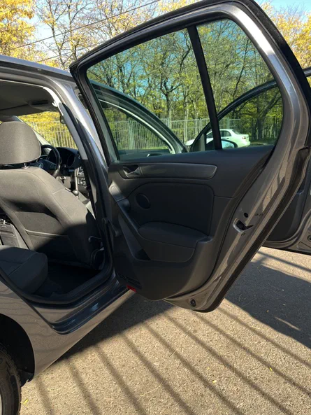 Volkswagen Golf 2011 - 31