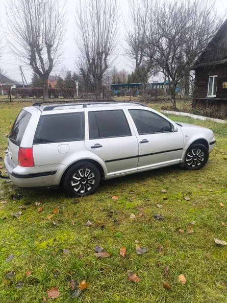 Volkswagen Golf 2000