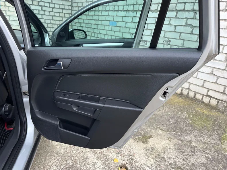 Opel Astra 2009 - 20