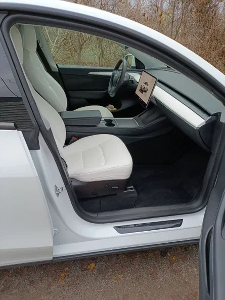 Tesla Model Y 2023 - 9