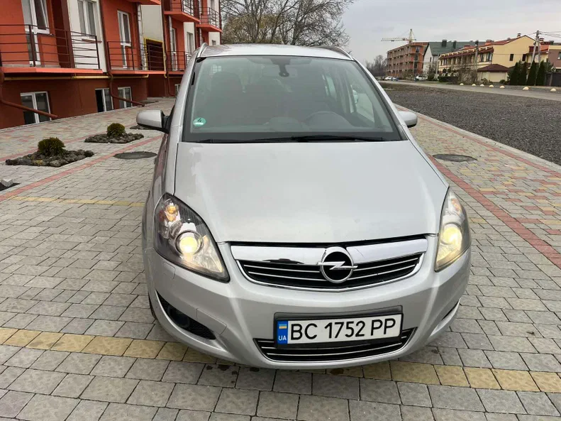 Opel Zafira 2009 - 8