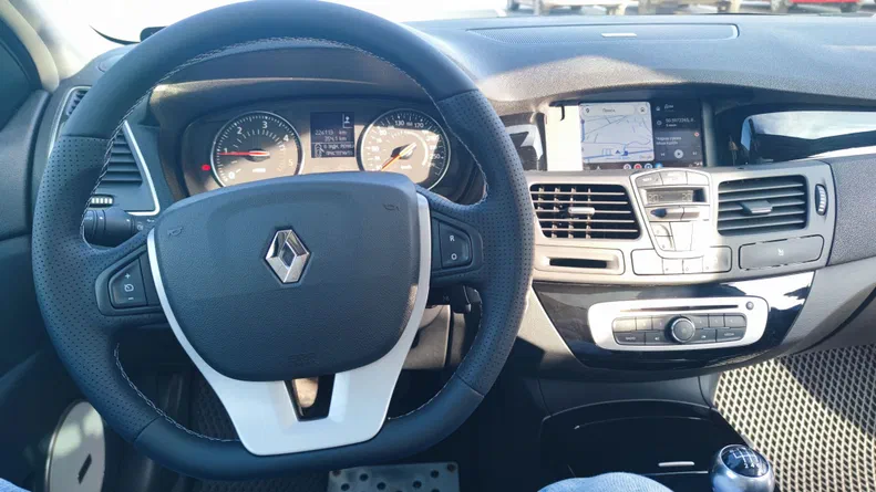 Renault Laguna 2013 - 11