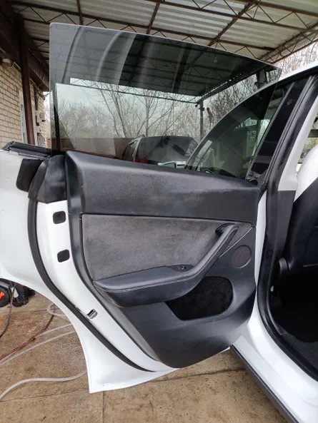 Tesla Model Y 2023 - 16