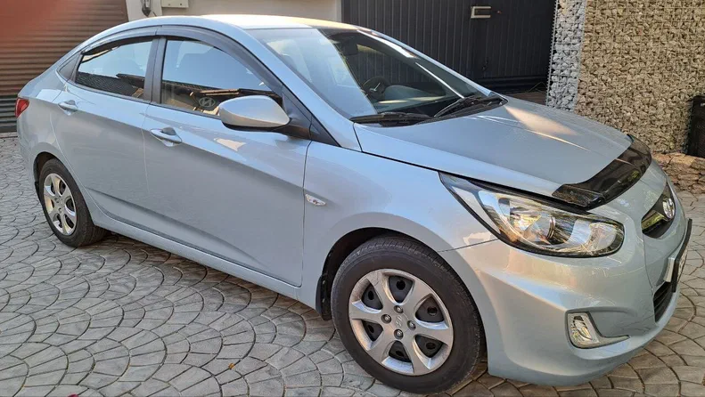 Hyundai Accent 2012