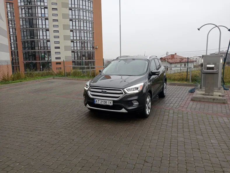 Ford Escape 2019 - 18