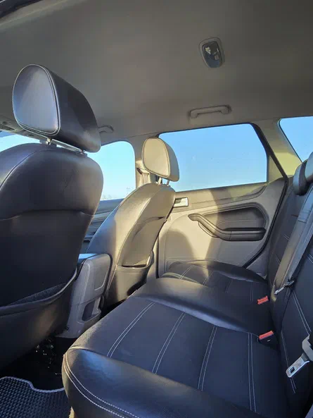 Ford Focus 2010 - 10