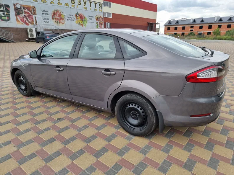Ford Mondeo 2013 - 10