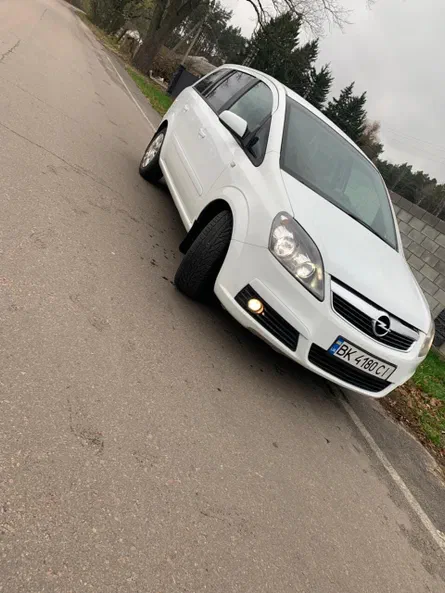 Opel Zafira 2007 - 9