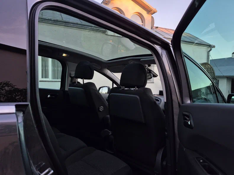 Peugeot 5008 2009 - 19