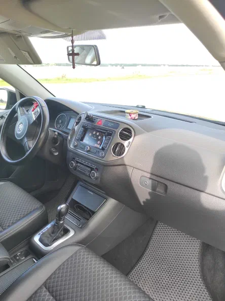Volkswagen Tiguan 2010 - 11