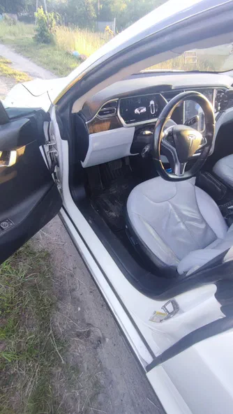 Tesla Model S 2014 - 12