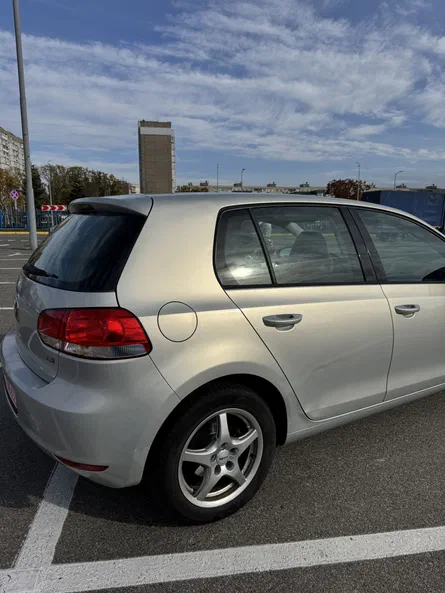 Volkswagen Golf 2011 - 12