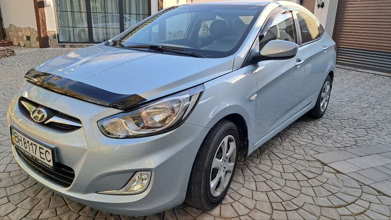 Hyundai Accent 2012