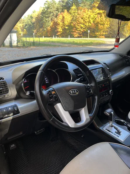 Kia Sorento 2011 - 9