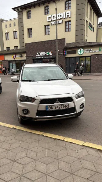 Mitsubishi Outlander 2011