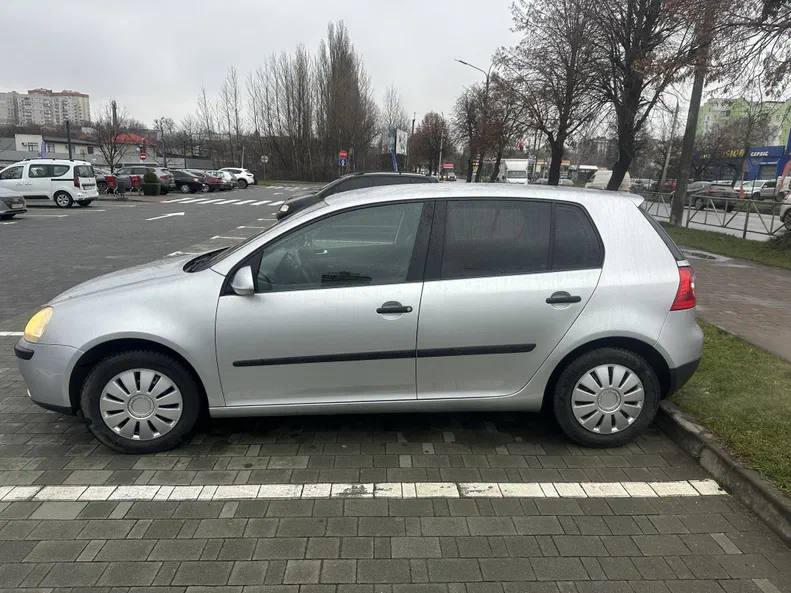 Volkswagen Golf 2004