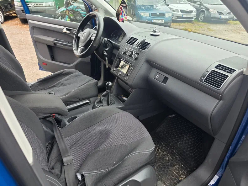 Volkswagen Touran 2012 - 12