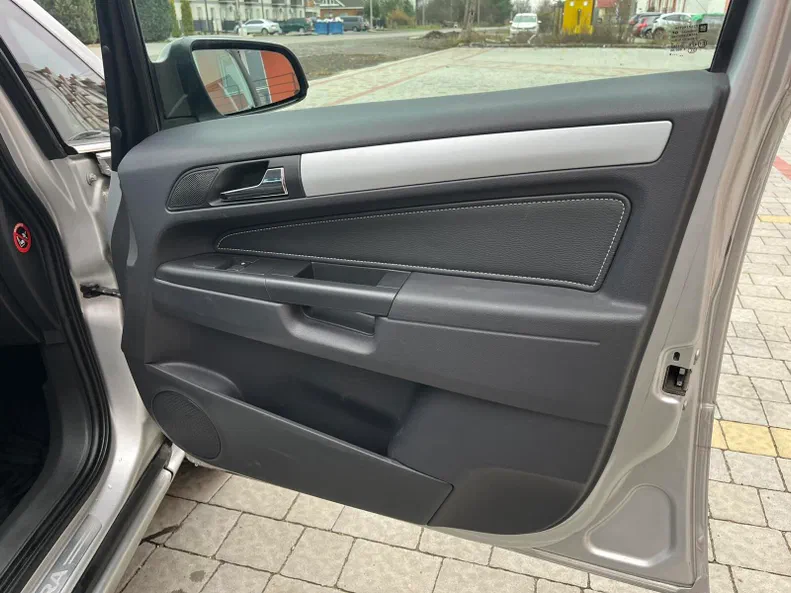 Opel Zafira 2009 - 22