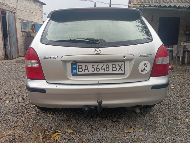 Mazda 323 1999 - 5