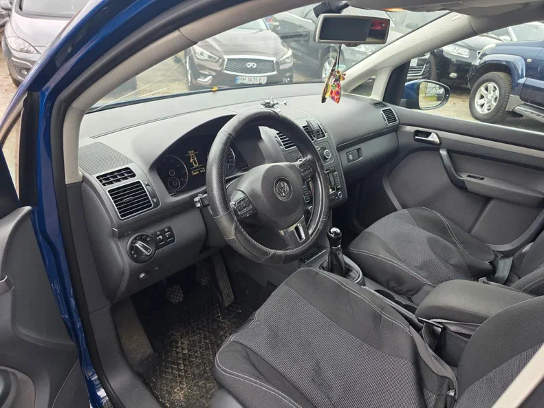 Volkswagen Touran 2012