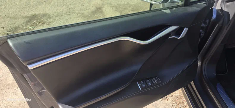 Tesla Model S 2017 - 18