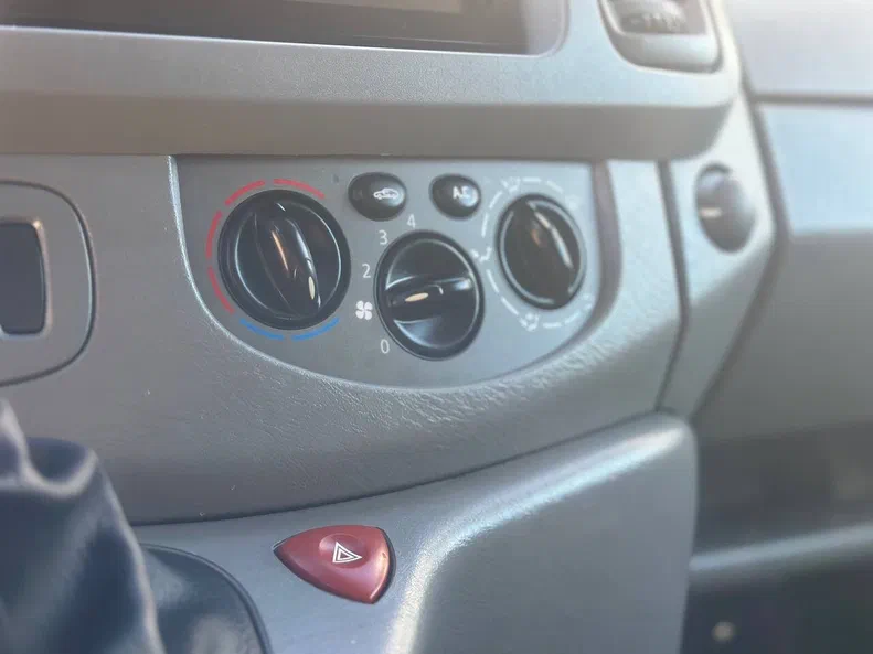 Opel Vivaro 2008 - 9