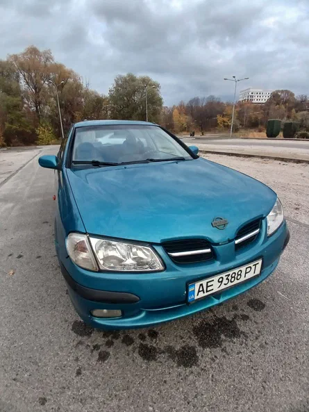 Nissan Almera 2001