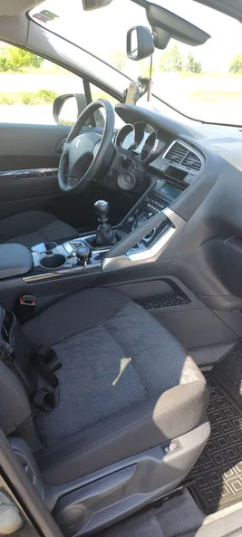 Peugeot 3008 2011 - 14