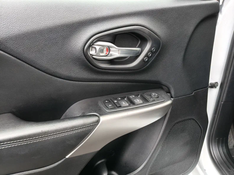 Jeep Cherokee 2020 - 13