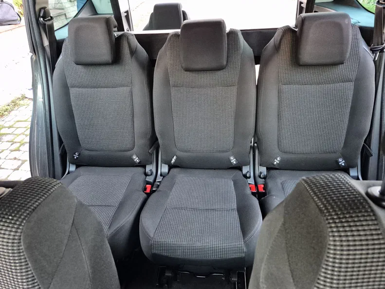 Peugeot 5008 2009 - 8