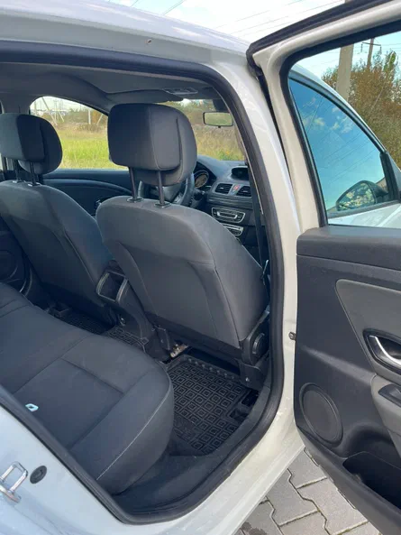 Renault Megane 2011 - 8