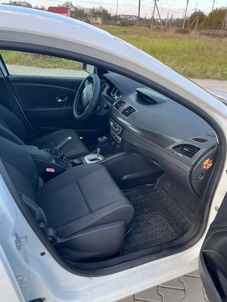 Renault Megane 2011 - 10