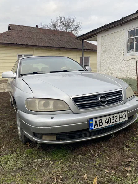 Opel Omega 2000
