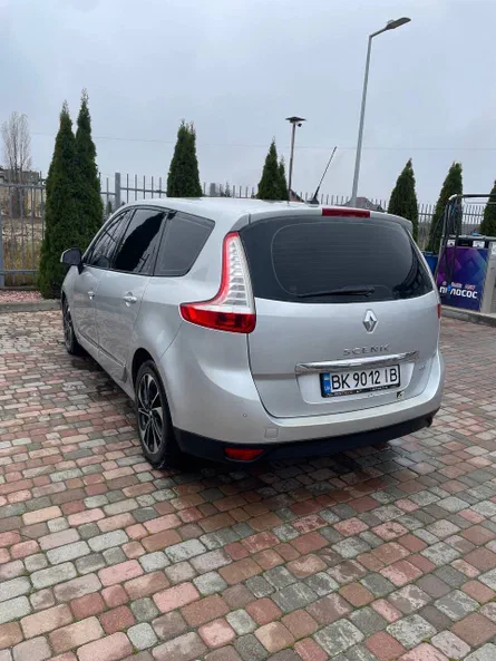 Renault Scenic 2012