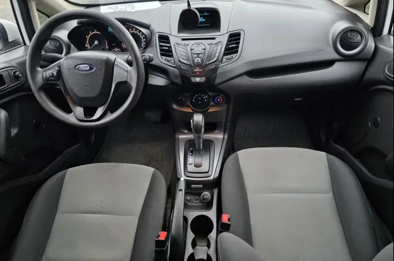 Ford Fiesta 2016 - 12