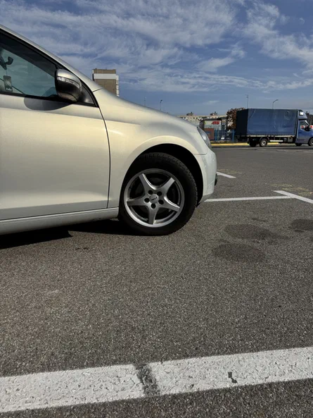 Volkswagen Golf 2011 - 28