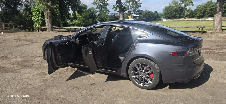 Tesla Model S 2017