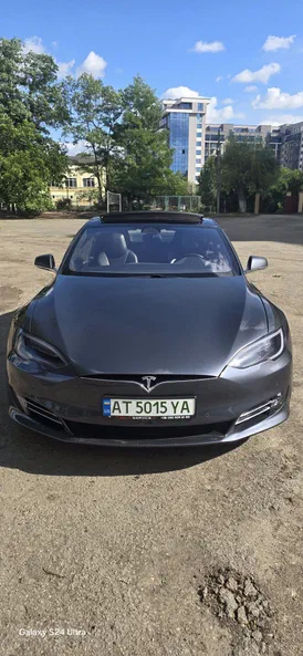 Tesla Model S 2017 - 10