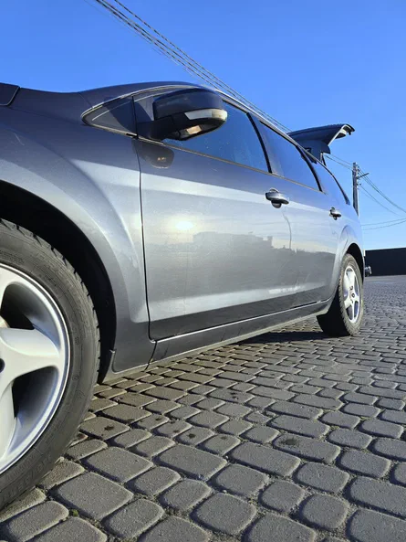 Ford Focus 2010 - 18