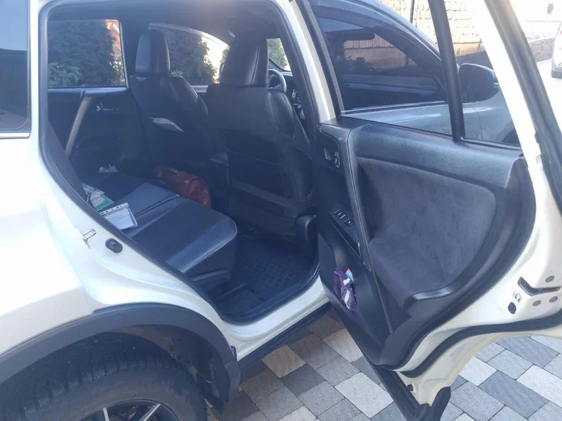 Toyota RAV4 2017 - 6