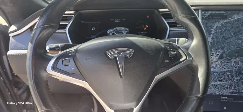 Tesla Model S 2017 - 20