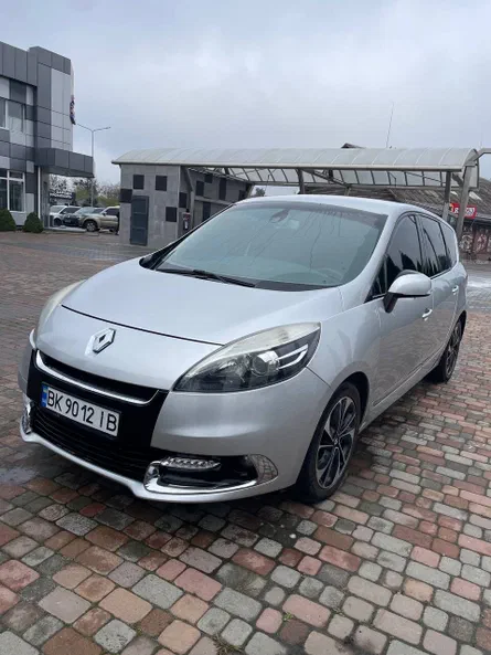 Renault Scenic 2012