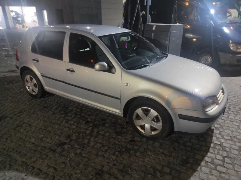 Volkswagen Golf 2000