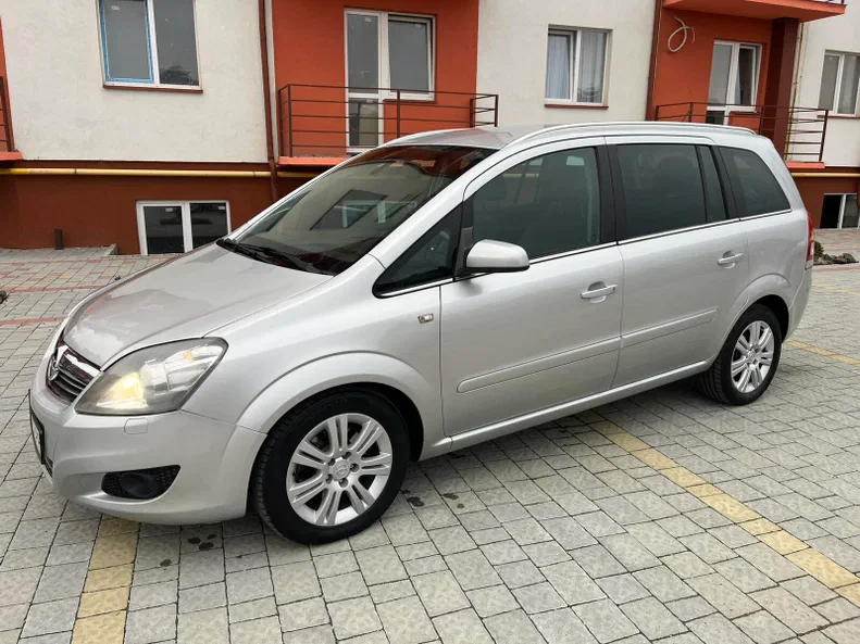 Opel Zafira 2009 - 7