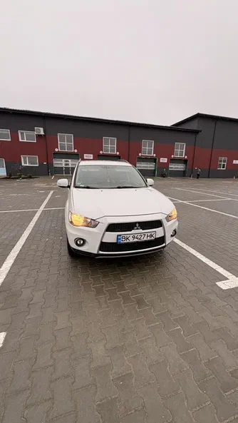 Mitsubishi Outlander 2011