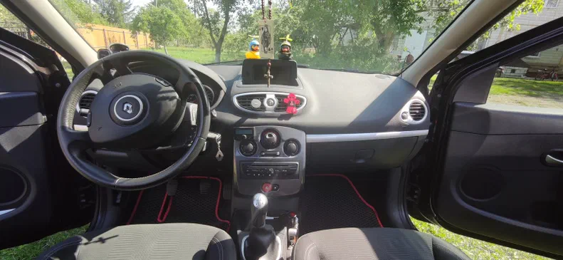 Renault Clio 2011 - 11