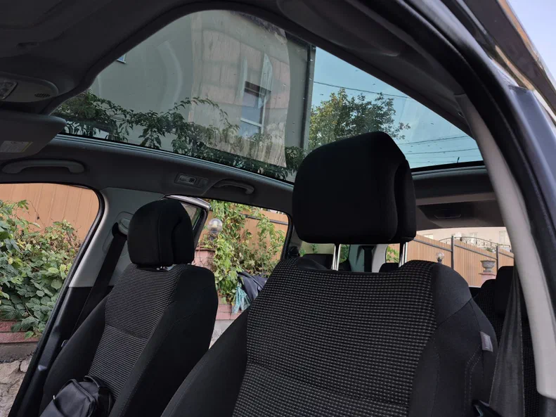 Peugeot 5008 2009 - 11