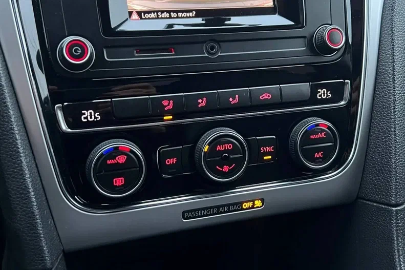 Volkswagen Passat 2016 - 25